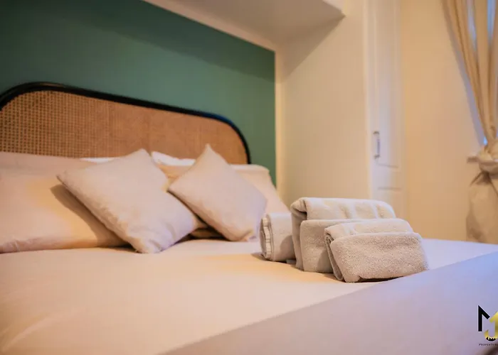 \'Nomadic Nest\' 2-Bed Executive Coach House + Free Parking!