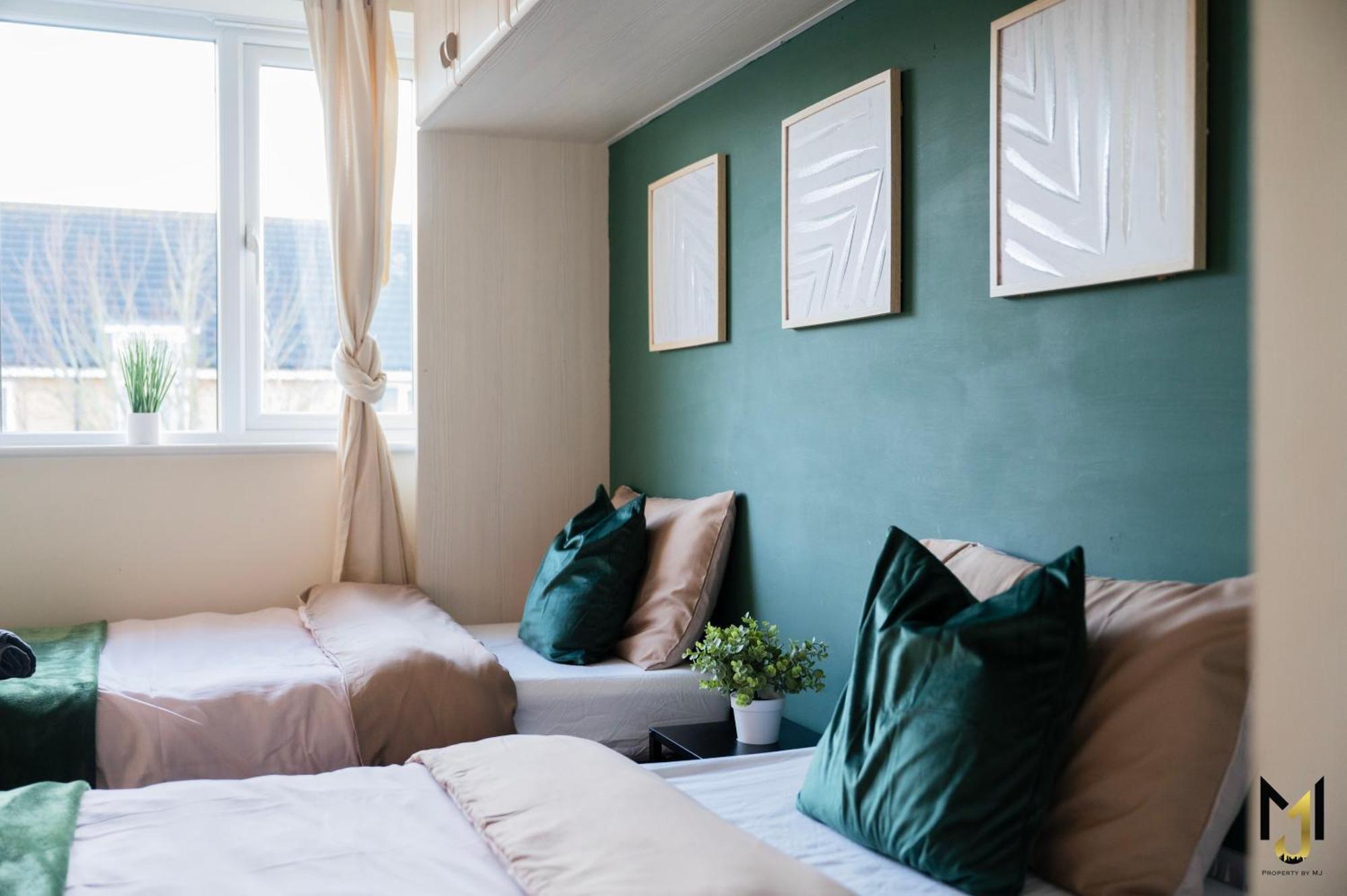 'nomadic Nest' 2-bed Executive Coach House + Free Parking! Apartment *