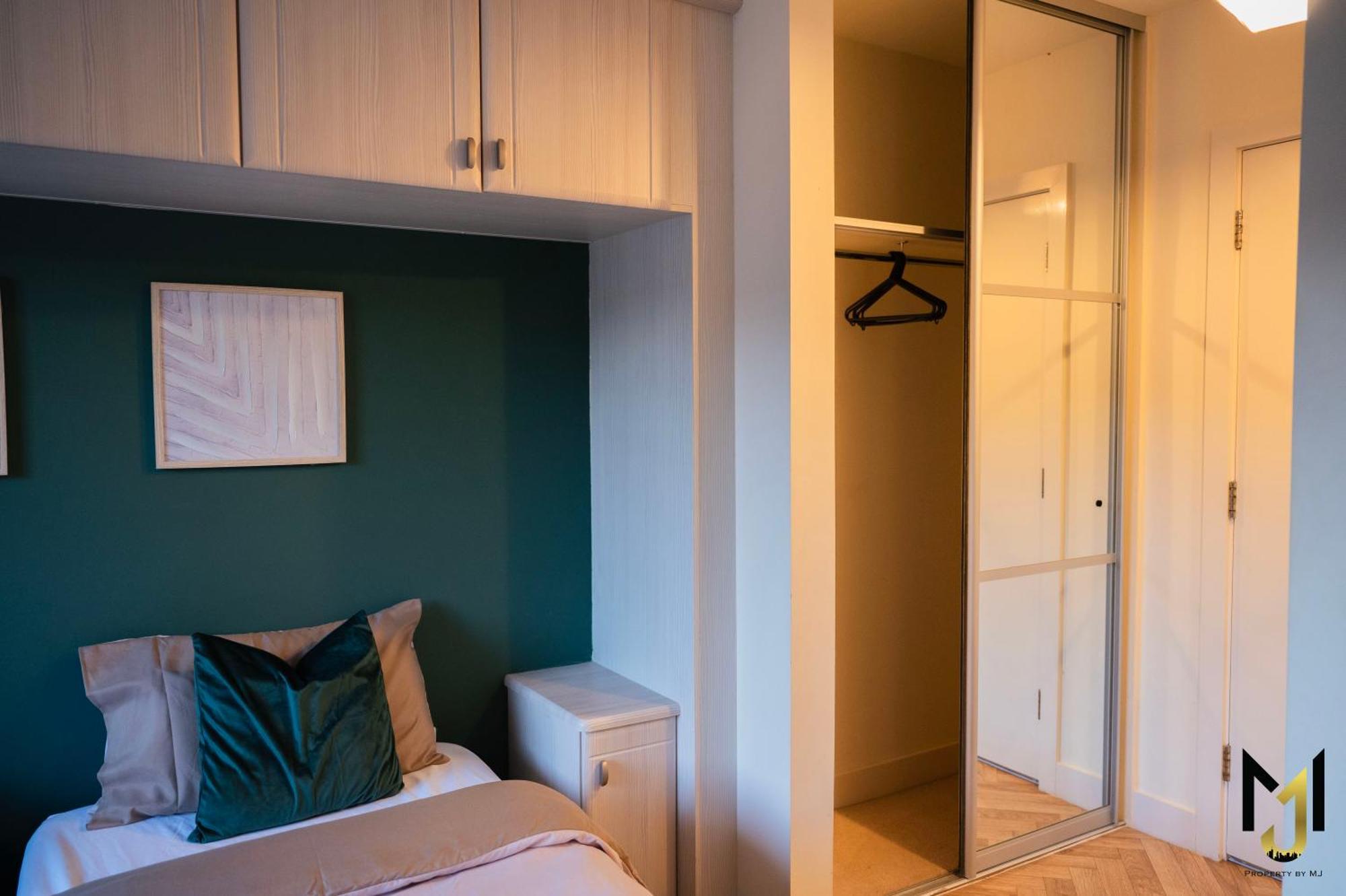 'nomadic Nest' 2-bed Executive Coach House + Free Parking! * Reading