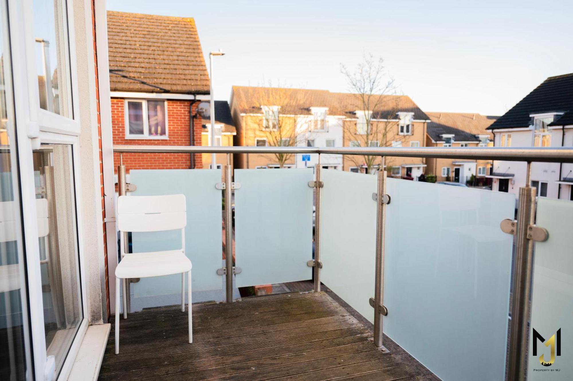 'nomadic Nest' 2-bed Executive Coach House + Free Parking! Apartment *